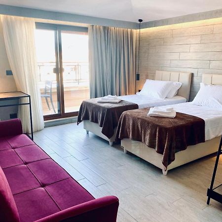 Deluxe Rooms In Blloku Area Тирана Экстерьер фото