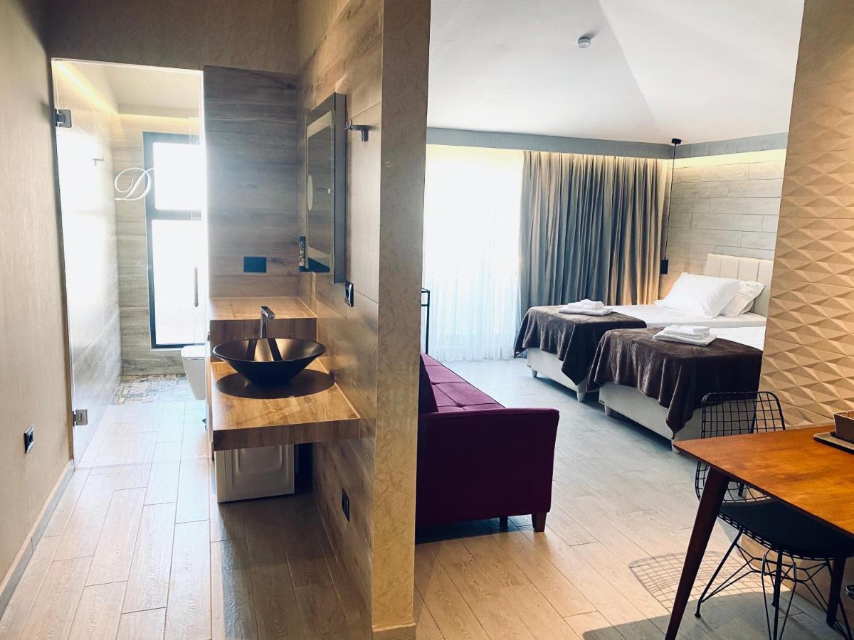 Deluxe Rooms In Blloku Area Тирана Экстерьер фото