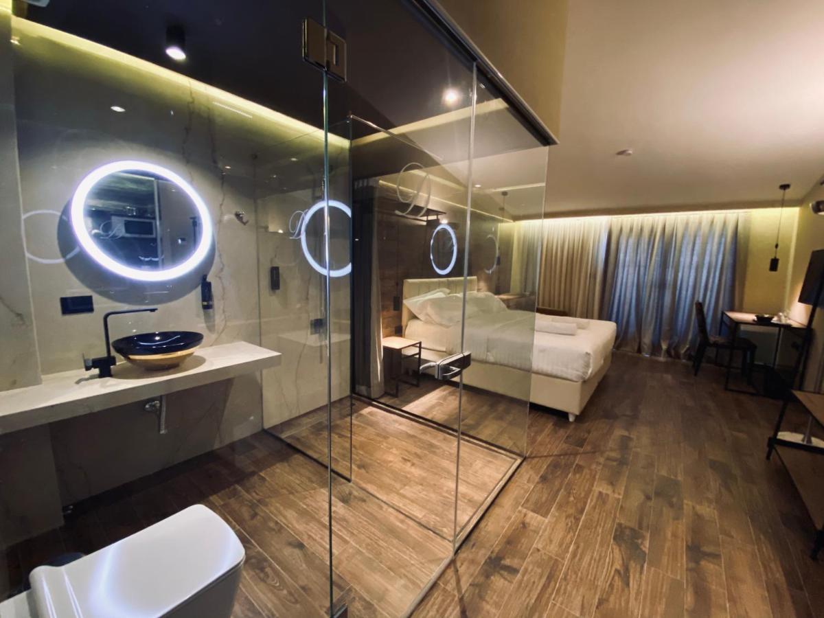 Deluxe Rooms In Blloku Area Тирана Экстерьер фото