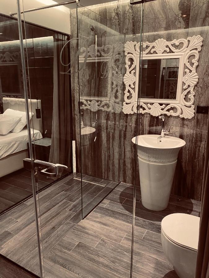 Deluxe Rooms In Blloku Area Тирана Экстерьер фото